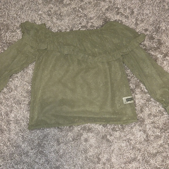 New junior’s off the shoulder sheer long sleeve top size: small/4 - Picture 2 of 3